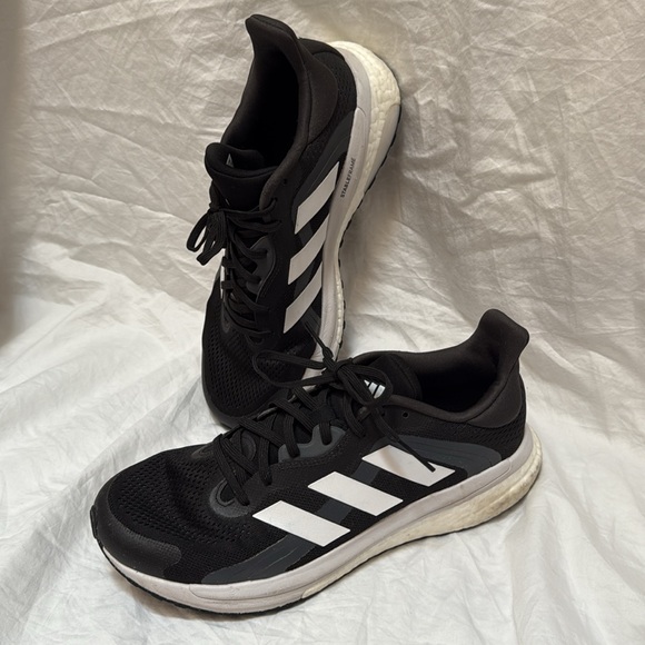 Women’s Adidas Black and White Sneakers Solar Glide ST. Size 9.5 - Picture 2 of 13